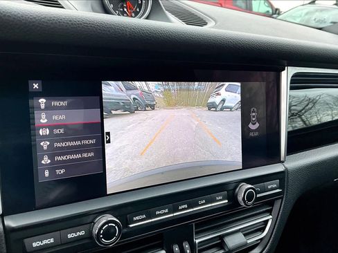 Used 2021 Porsche Macan S image 28