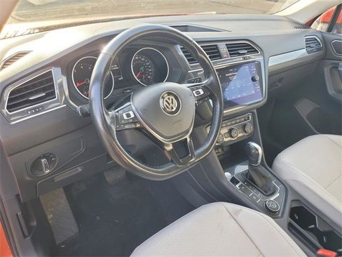Used 2018 Volkswagen Tiguan SE image 14