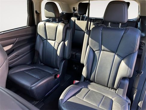 Used 2019 Subaru Ascent Limited image 13