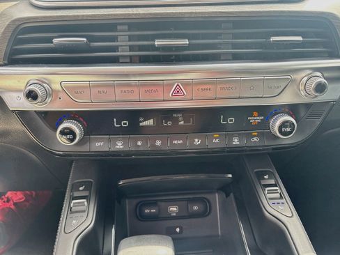 Used 2022 Kia Telluride EX w/ EX Premium Package FWD image 16