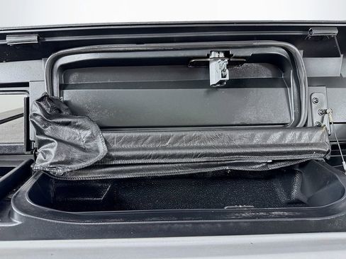 Used 2011 Chevrolet Avalanche LTZ AWD/4WD image 37