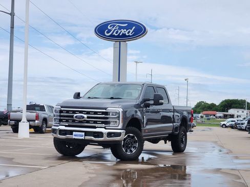 Used 2024 Ford F250 Lariat w/ Lariat Ultimate Package AWD/4WD image 3