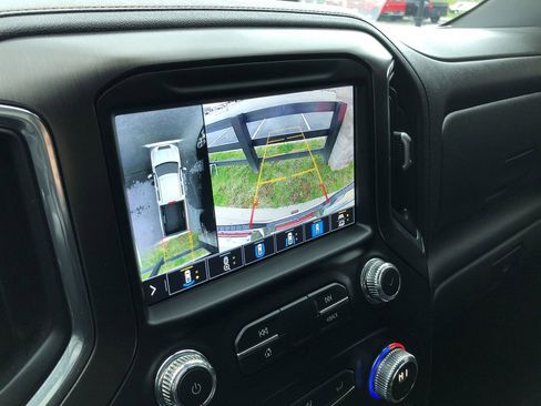 Used 2022 GMC Sierra 3500 AT4 w/ AT4 Preferred Package AWD/4WD image 28