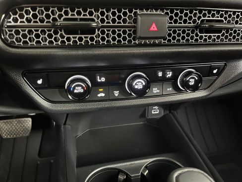 Certified 2025 Honda HR-V Sport image 24