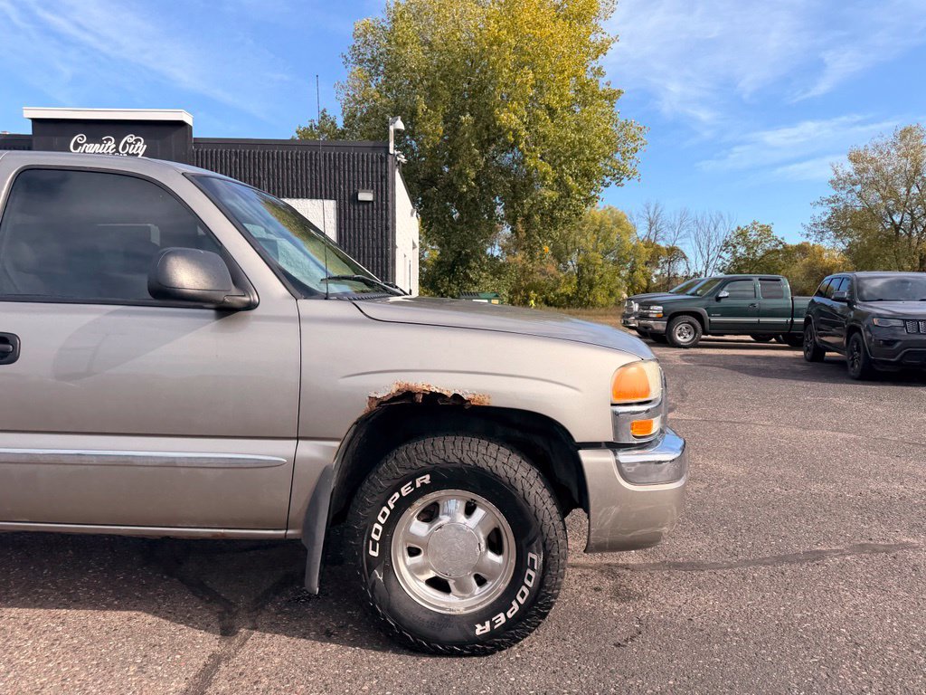 Used 2003 GMC Sierra 1500 SLT w/ SLT Preferred Equipment Group AWD/4WD image 2