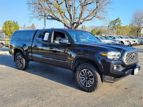 Used 2020 Toyota Tacoma TRD Sport image 8