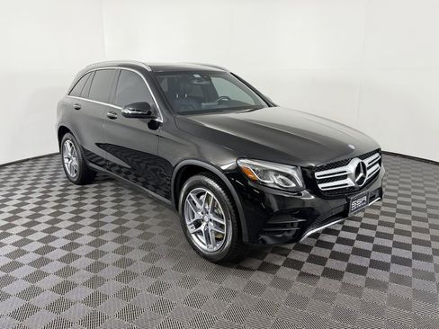 Used 2017 Mercedes-Benz GLC 300 4MATIC image 3