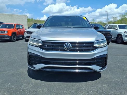Used 2023 Volkswagen Tiguan SE R-Line FWD image 3
