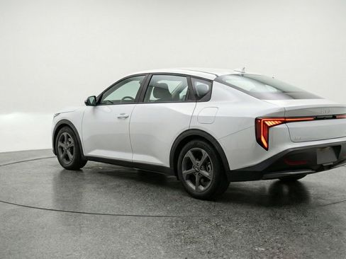 Used 2025 Kia K4 LXS image 6