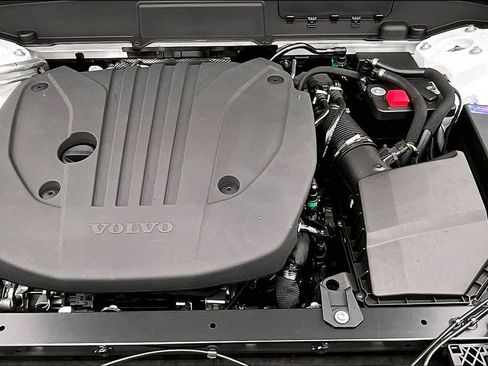 New 2026 Volvo XC60 B5 Plus w/ Protection Package Premier image 12