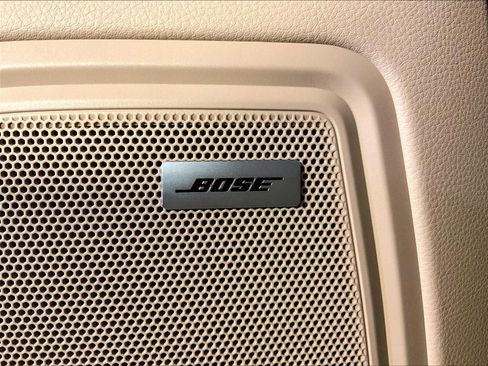 Certified 2025 Porsche Macan image 38