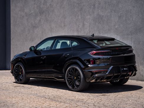 Used 2025 Lamborghini Urus SE AWD/4WD image 3
