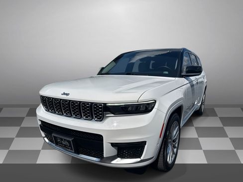 Used 2022 Jeep Grand Cherokee L Summit w/ Luxury Tech Group V AWD/4WD image 2