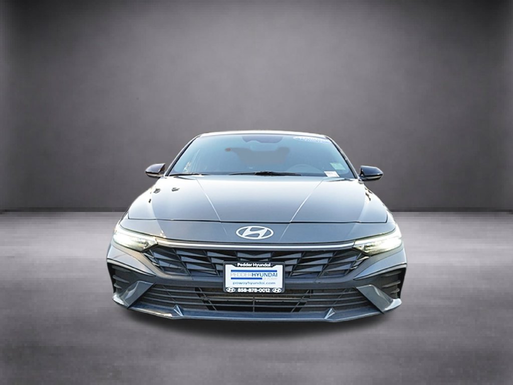 Certified 2025 Hyundai Elantra Sport FWD image 11