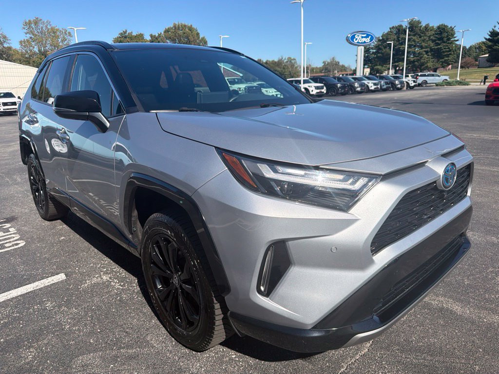 Used 2022 Toyota RAV4 XSE AWD/4WD image 7
