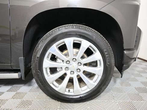 Used 2021 Chevrolet Silverado 1500 High Country w/ Technology Package image 13