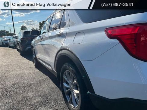 Used 2020 Ford Explorer XLT w/ Equipment Group 202A AWD/4WD image 8