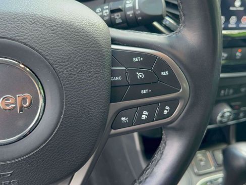 Used 2021 Jeep Cherokee Limited w/ Mopar Interior Package AWD/4WD image 17