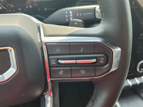 Used 2025 GMC Acadia Elevation image 13