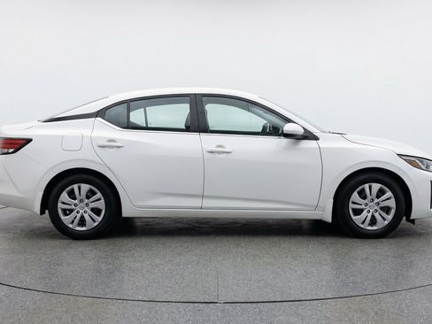 Used 2025 Nissan Sentra S FWD image 11