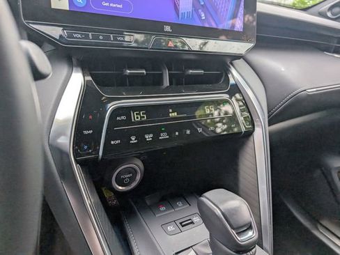 Used 2023 Toyota Venza XLE AWD/4WD image 20