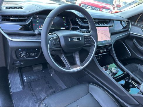 Used 2022 Jeep Grand Cherokee Limited 4xe image 16