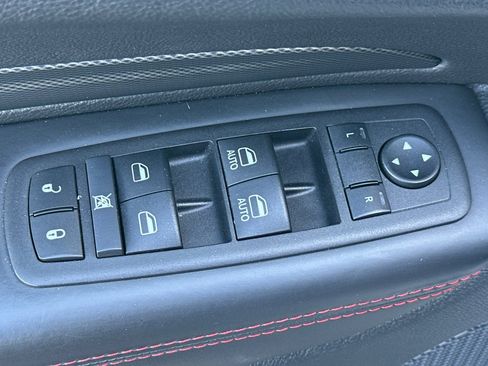 Used 2024 Dodge Durango GT RWD image 12