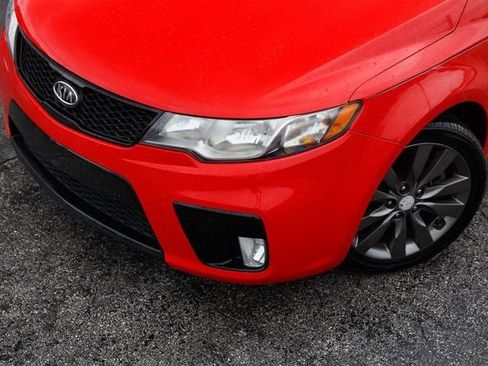 Used 2011 Kia Forte Koup SX FWD image 28