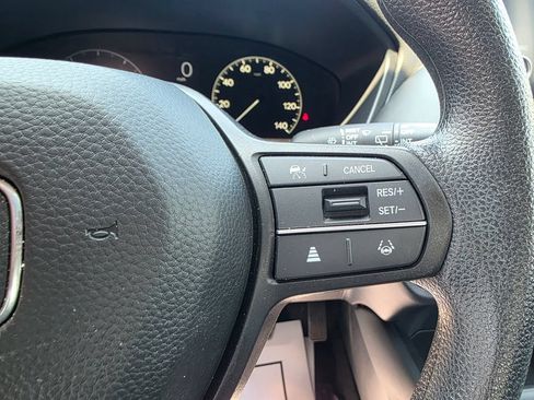 Used 2025 Honda HR-V LX image 18