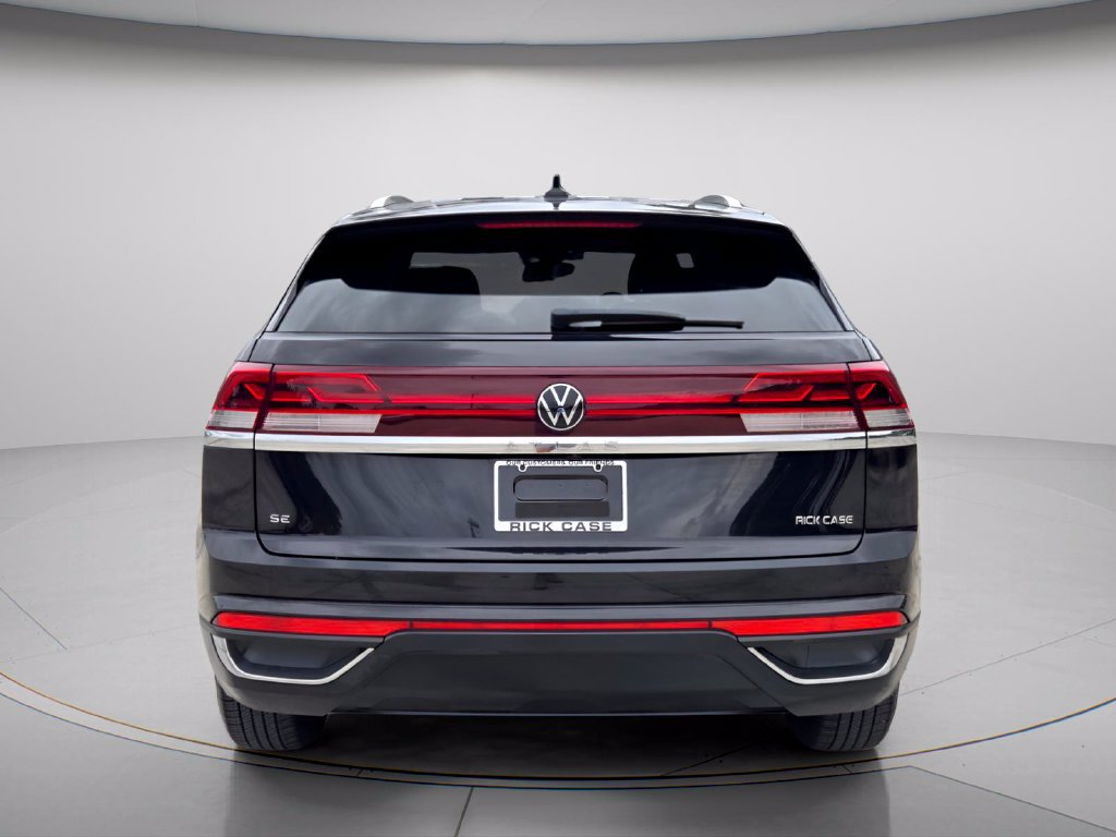 Certified 2024 Volkswagen Atlas Cross Sport SE FWD image 5