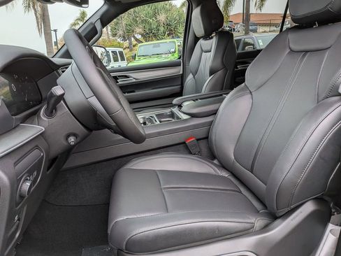 New 2026 Jeep Grand Wagoneer Limited AWD/4WD image 11