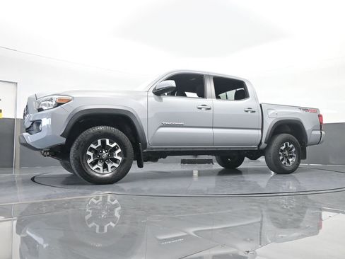 Used 2019 Toyota Tacoma TRD Off-Road image 54