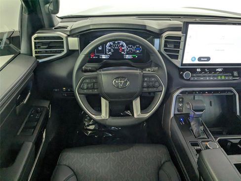 Used 2025 Toyota Tundra Limited image 31