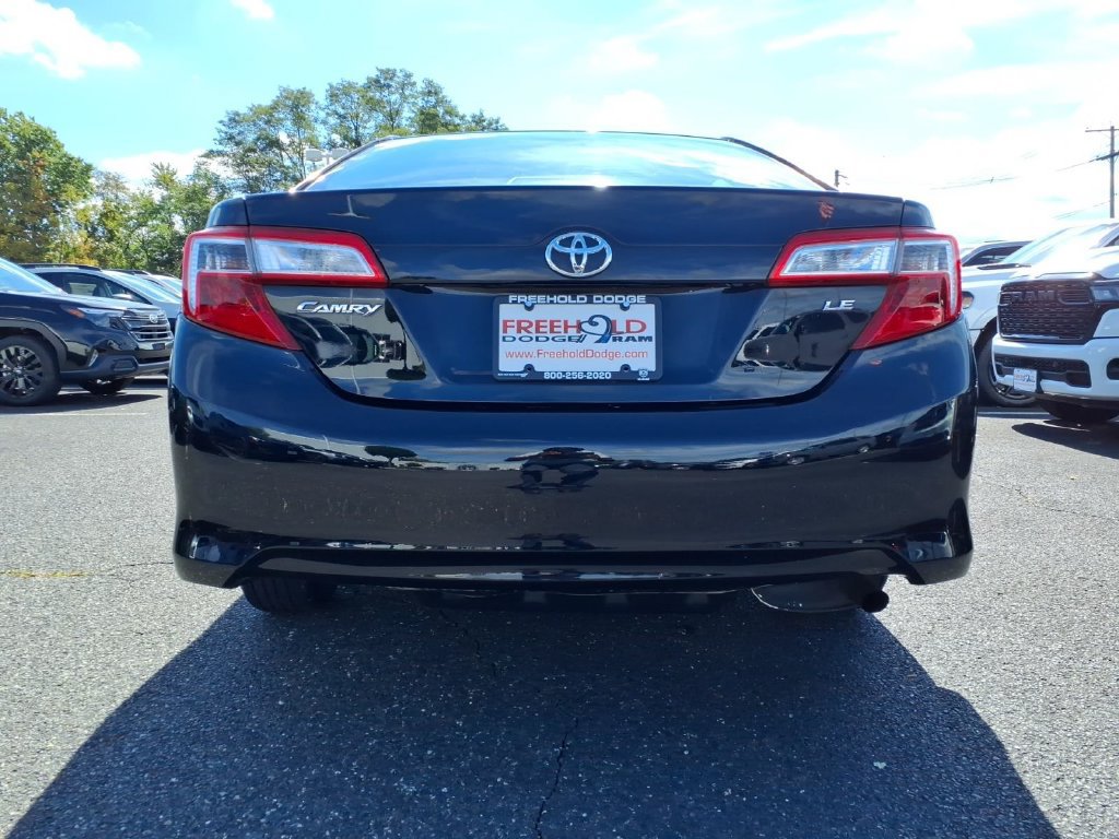 Used 2013 Toyota Camry LE FWD image 18