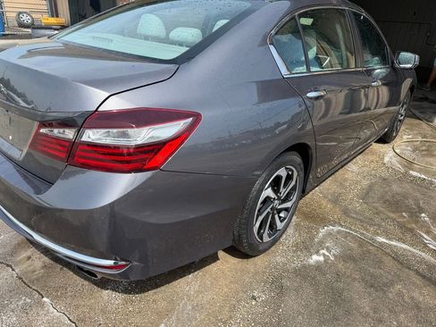Used 2017 Honda Accord EX image 4