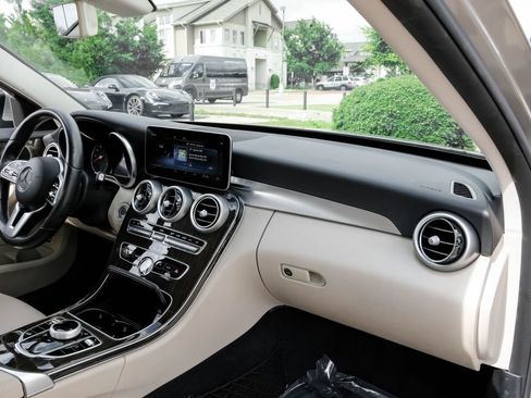Used 2019 Mercedes-Benz C 300 Sedan image 8