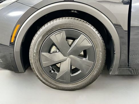 Used 2023 Toyota Prius LE image 29