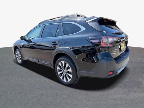 Used 2025 Subaru Outback Limited AWD/4WD image 2