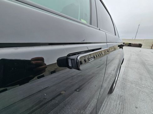 Used 2021 Land Rover Range Rover Velar S image 10