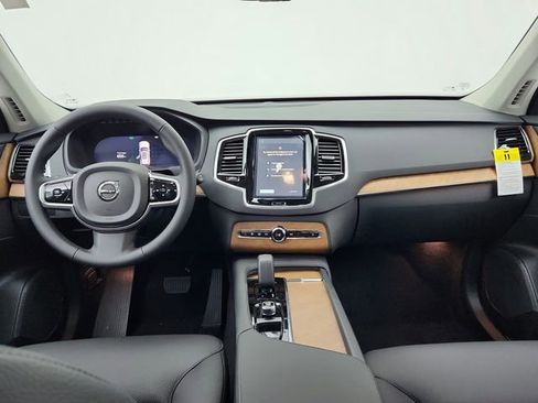 New 2025 Volvo XC90 B6 Plus w/ Protection Package Premier image 33