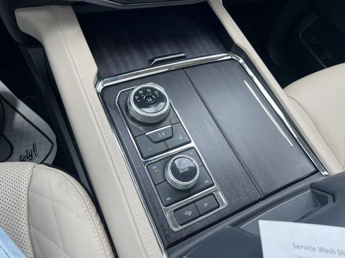 Certified 2022 Ford Expedition Max Platinum image 19