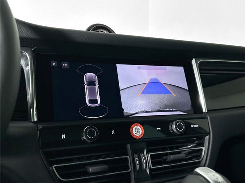 Certified 2025 Porsche Macan Turbo AWD/4WD image 23