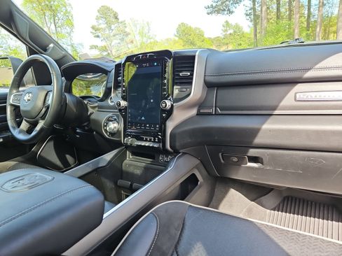 Used 2023 RAM 1500 Laramie AWD/4WD image 16
