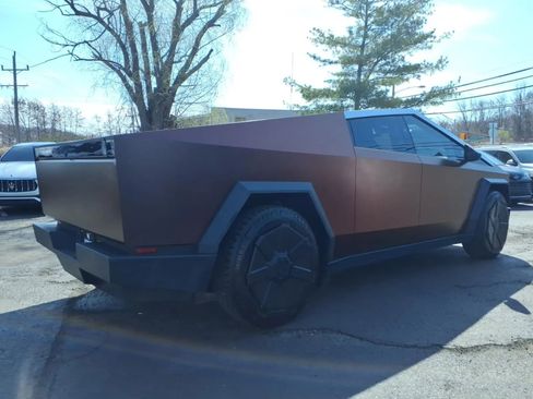 Used 2024 Tesla Cybertruck AWD Crew Cab image 3