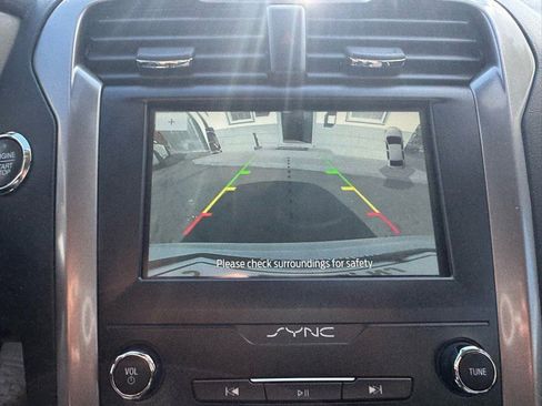 Used 2020 Ford Fusion SE image 14