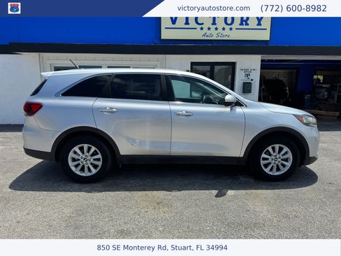 Used 2019 Kia Sorento FWD image 8