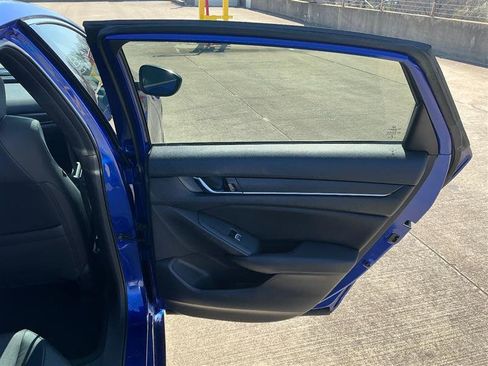 Used 2018 Honda Accord Sport image 36