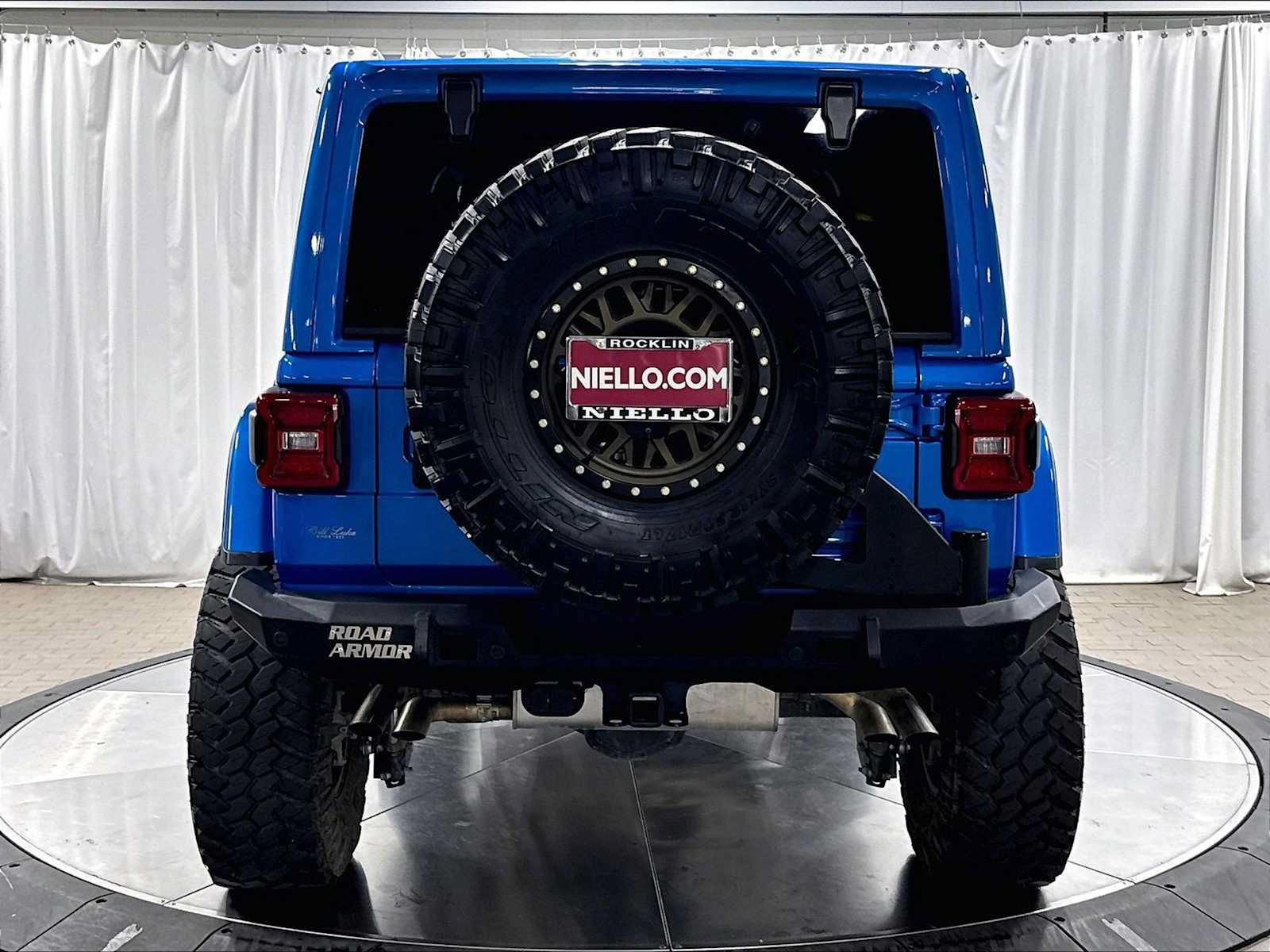 Used 2023 Jeep Wrangler Unlimited Rubicon 392 w/ Trailer Tow Package AWD/4WD image 9