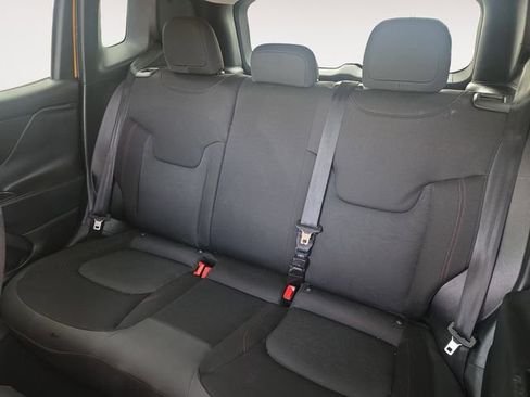 Used 2016 Jeep Renegade Trailhawk AWD/4WD image 13