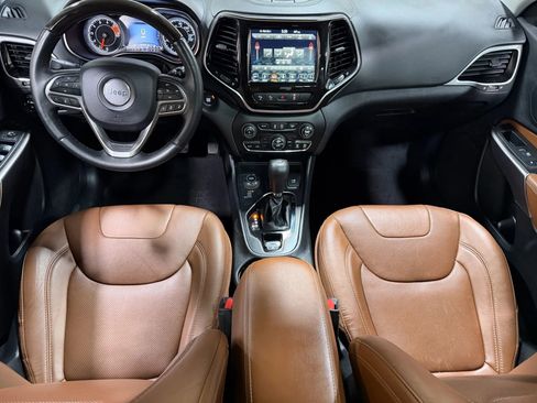 Used 2019 Jeep Cherokee Overland w/ Technology Group image 50